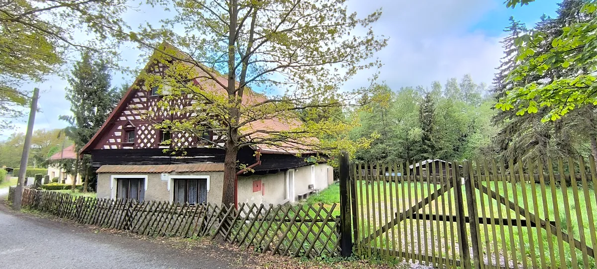 Prodej rodinného domu 321 m², pozemek 3298 m²